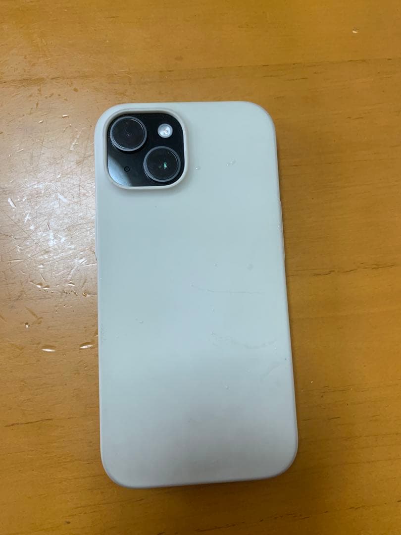 美品iPhone15 ブラック　無印の白ケース付き