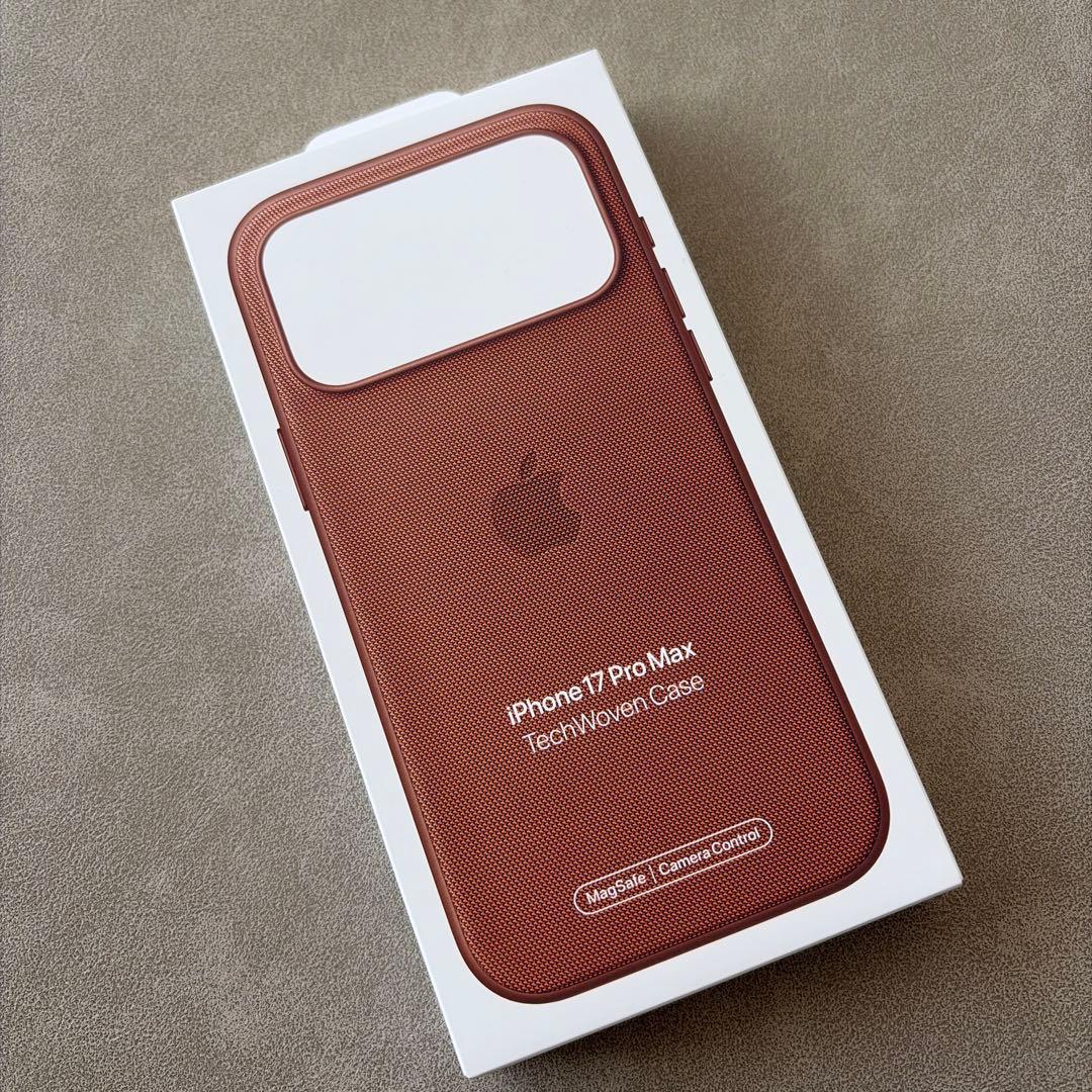 純正 iPhone 17 Pro Max TechWoven Case ブラウン
