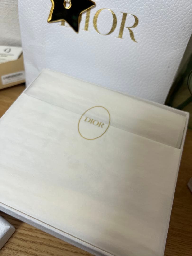 【mari】ディオール　ベビー　ボディミルク　そのままギフトセット