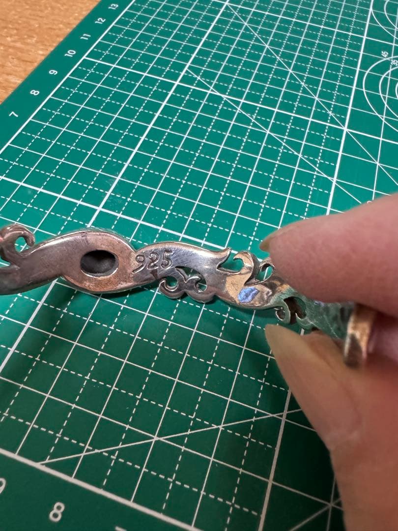 ブラック・スター　シルバー製バングル