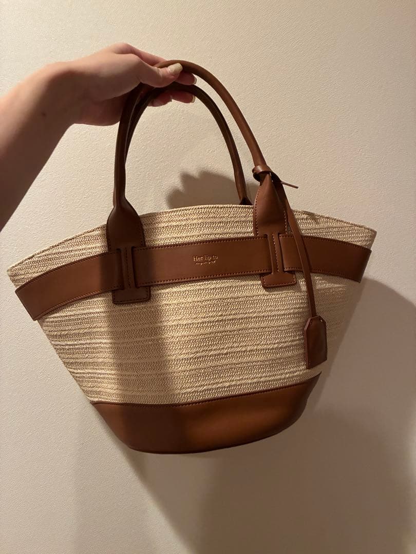 her lip to ♡ Palma Tote Bag