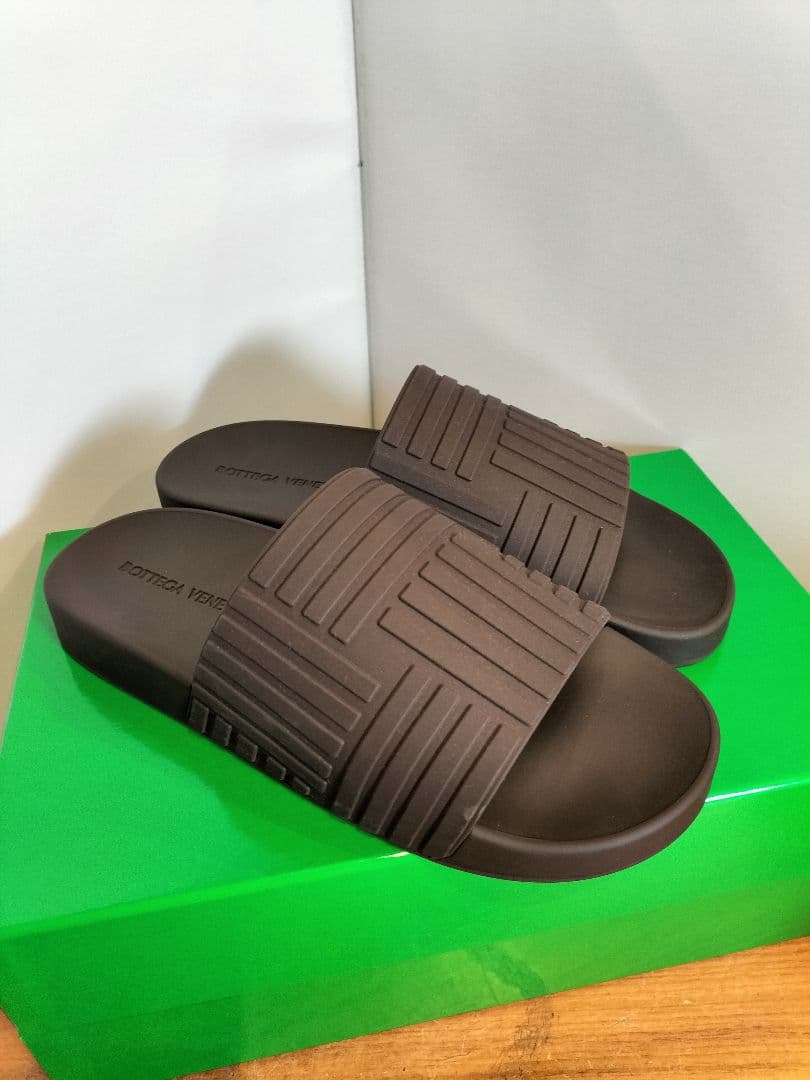 美品　BOTTEGA VENETA スライドサンダル 42　ブラウン
