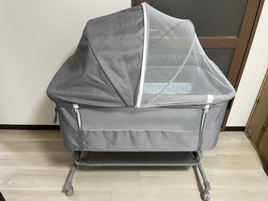 ZOOBLY ベビーベッド 蚊帳・ベッドサイド収納付き