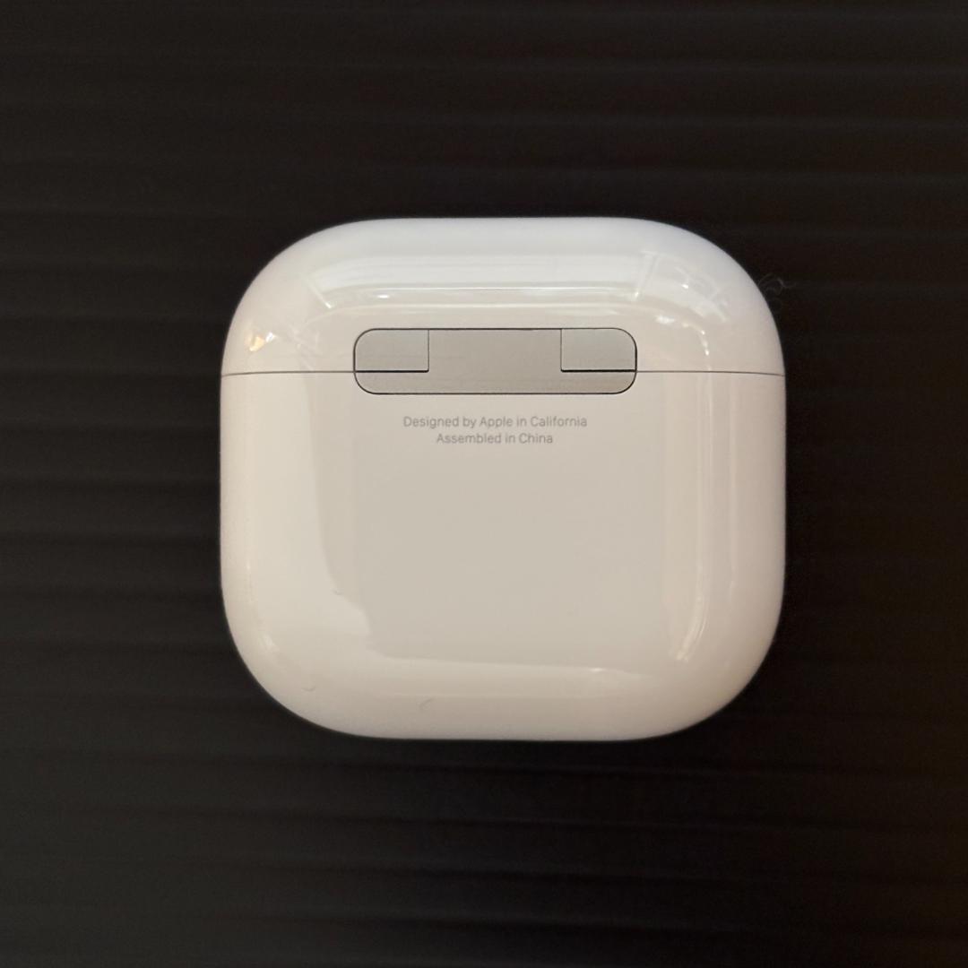 Apple AirPods 第４世代　ノイキャンなし　ケース　商品番号【203】