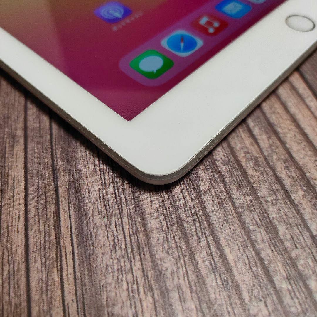 iPad 第6世代 32GB SIMフリー 美品