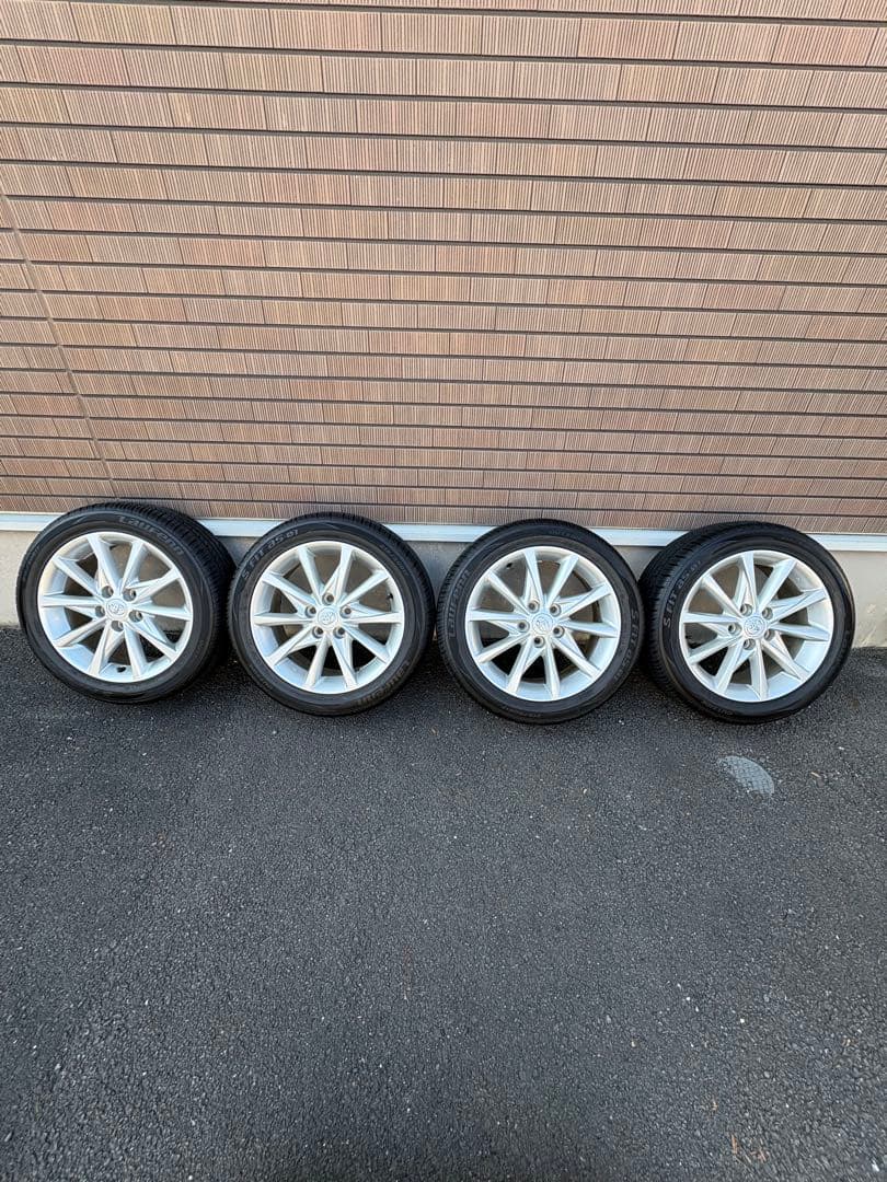 トヨタプリウスα純正17インチホイールセット Laufennタイヤ付き