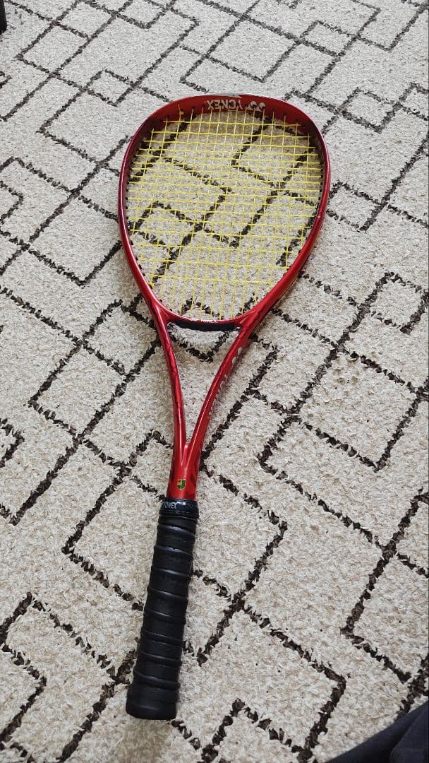YONEX ヨネックス VOLTRAGE ボルトレイジ 7V クレナイ