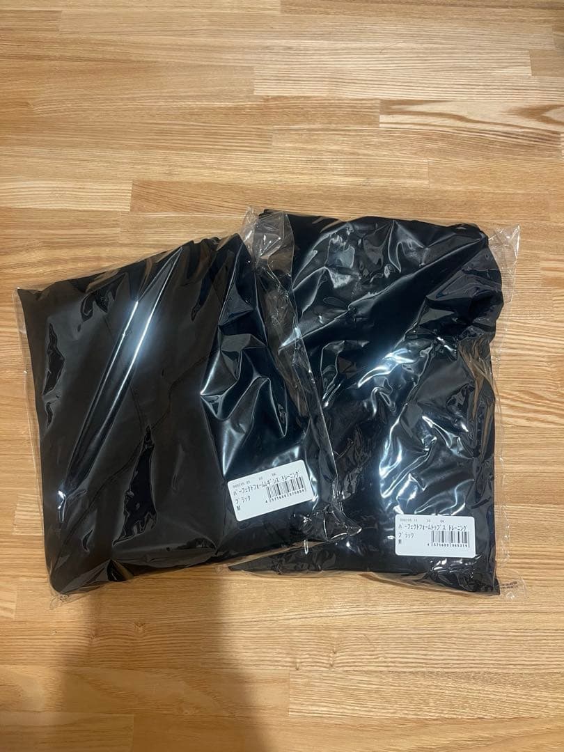 【新品未使用／定価28,000円】LAVA パーフェクトフォーム 上下セット M