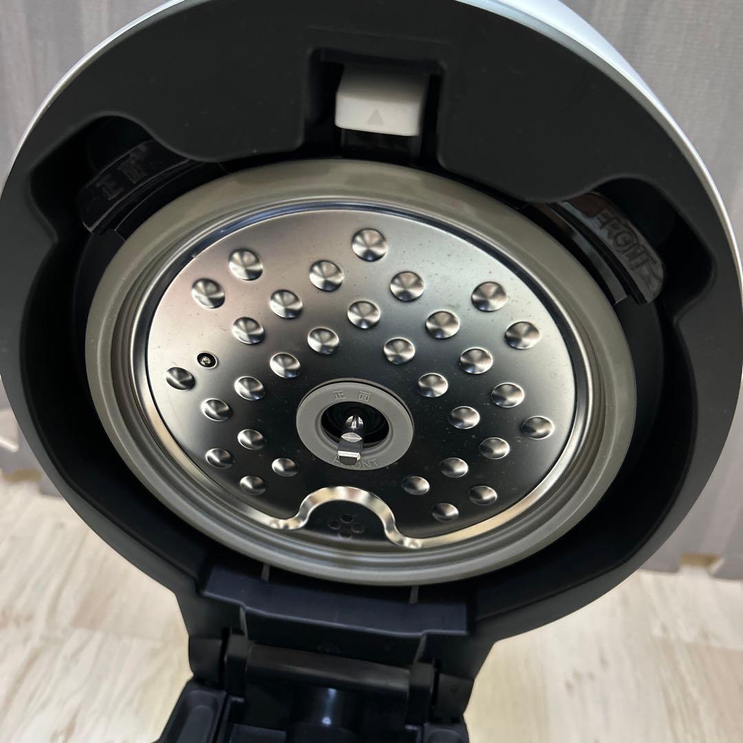 【美品・箱付】シャープヘルシオホットクック 電 気調理鍋 KN-HW10E-W