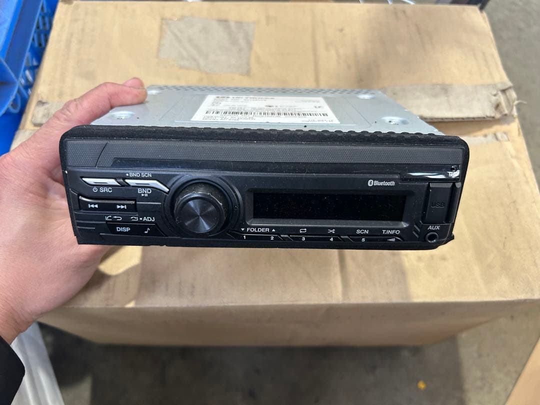 UD純正クラリオン製Bluetooth対応カーオーディオデッキ(24V２個セット