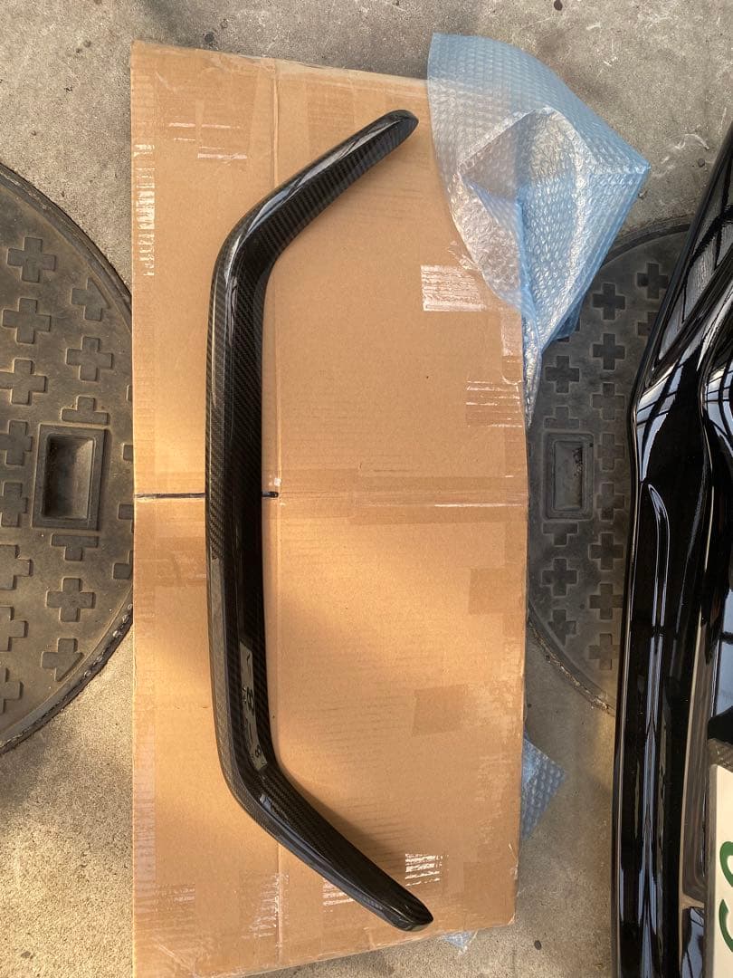 v37スカイライン 400R など後期用　新品未使用カーボンフロントグリルカバー
