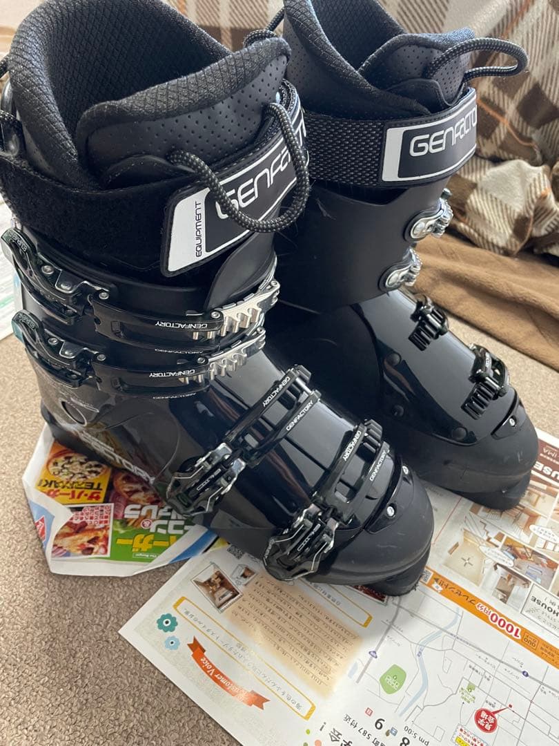 GEN スキー用ブーツ ブラック 4バックル サイズ29センチ