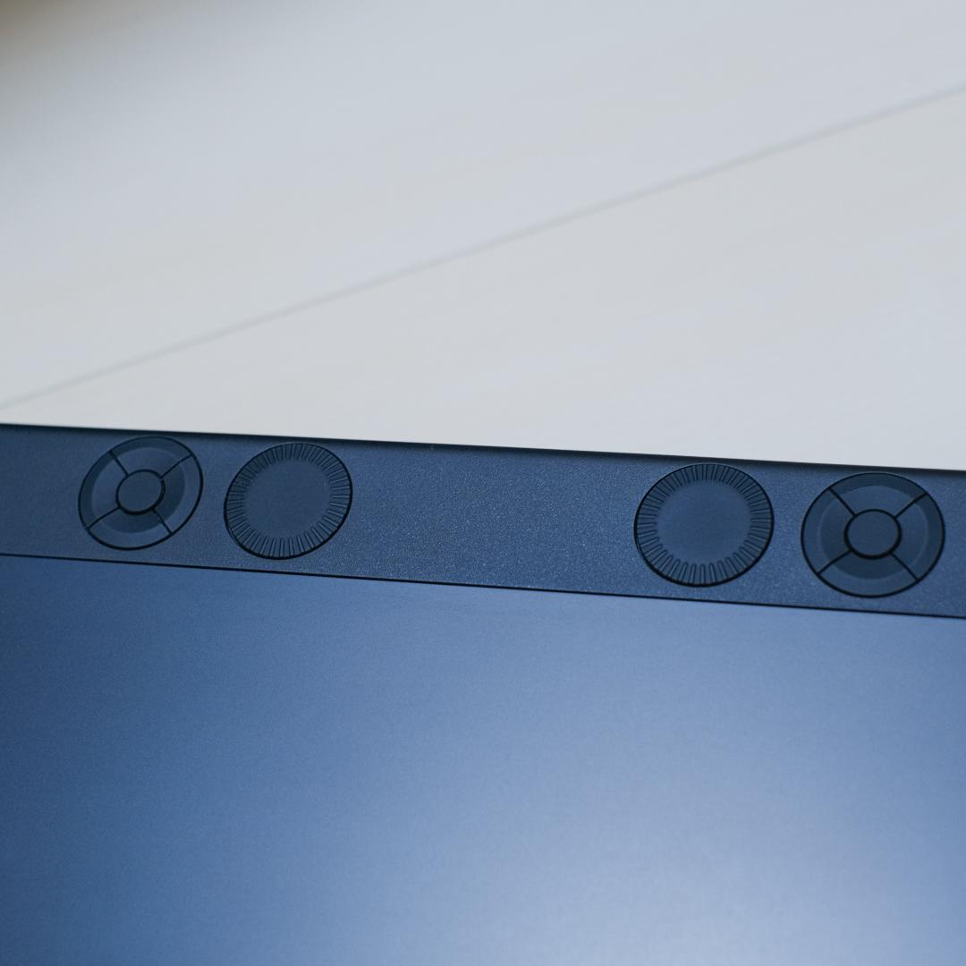 Intuos Pro Large 2025 + Pro Pen 3セット未開封