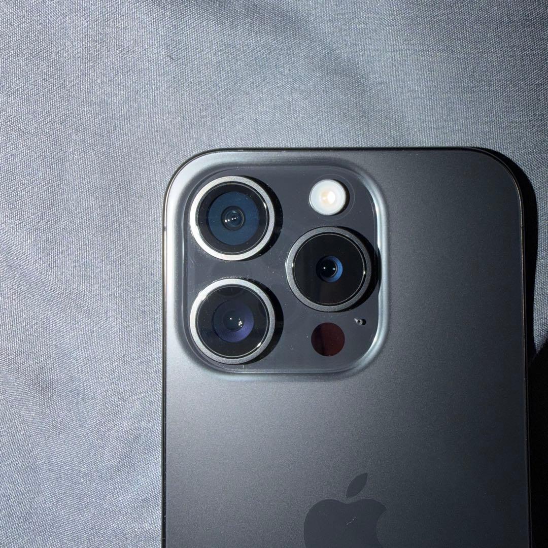 Apple iPhone 15 Pro ブラック