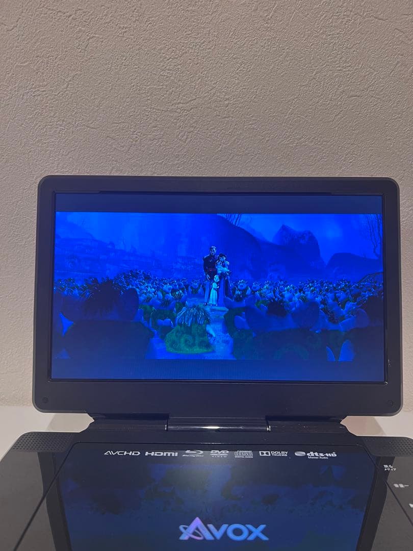 美品　AVOX Blu-rayポータブルプレイヤー　ぐずった子供　車内　大人映画