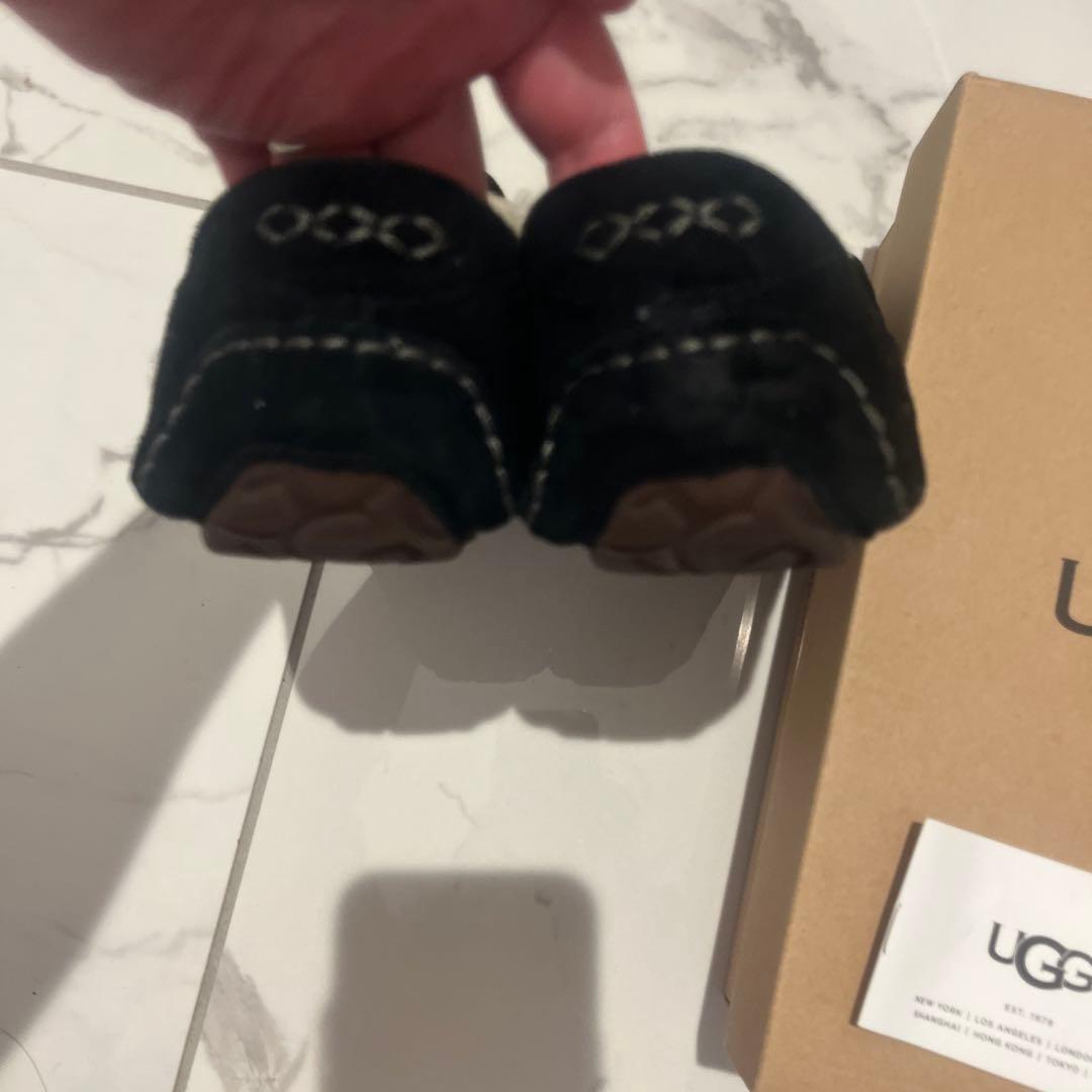 UGG ブラック モカシン