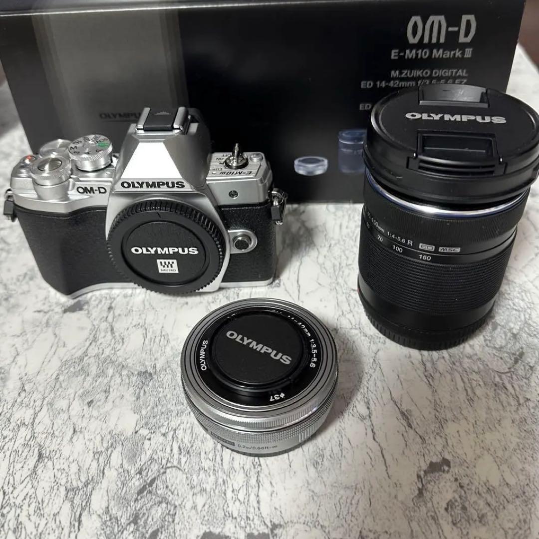 オリンパス　OLYMPUS OM-D E-M10 Mark III レンズ付き