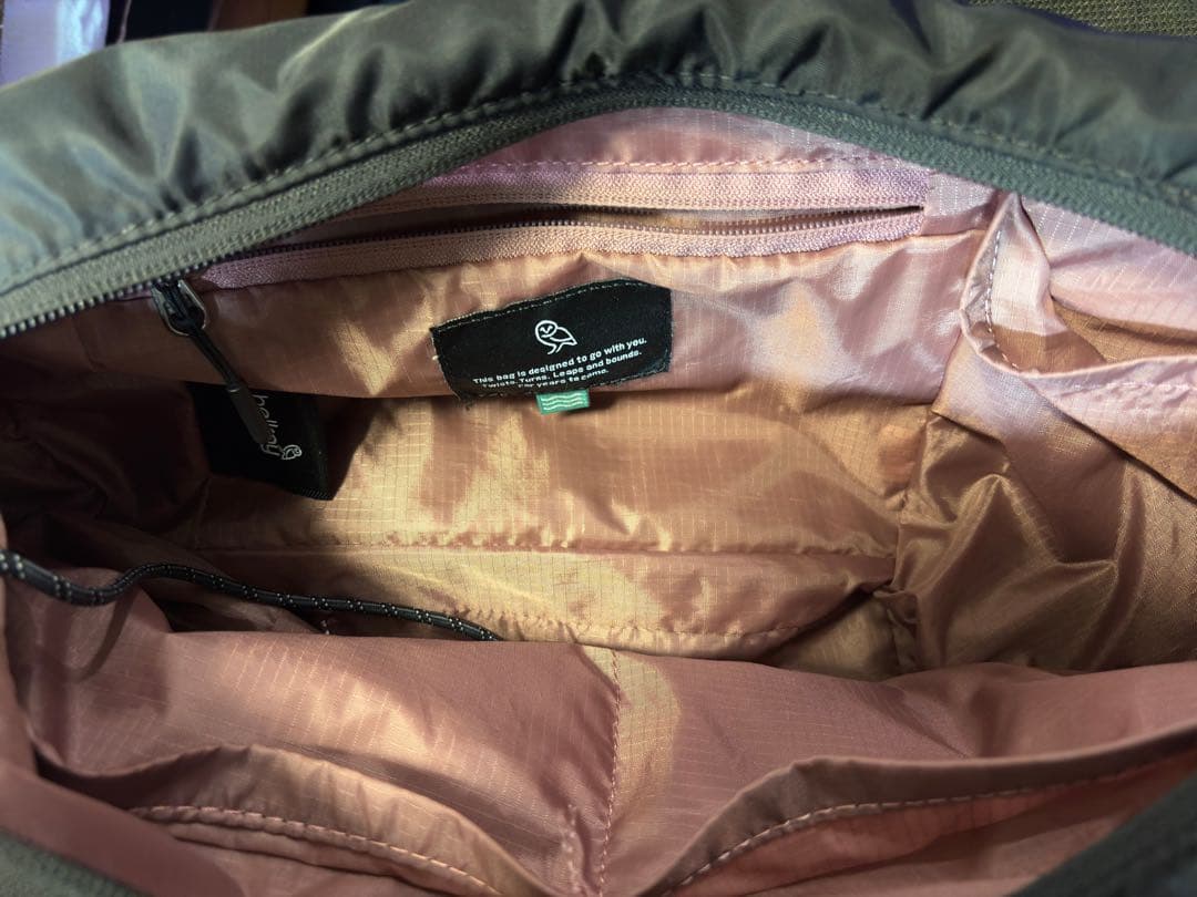 Bellroy Laneway Crescent Bag 容量　7L ブラック