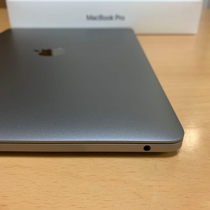 MacBook本体 MacBook pro / 2.0GHz / 16GB / 256GB