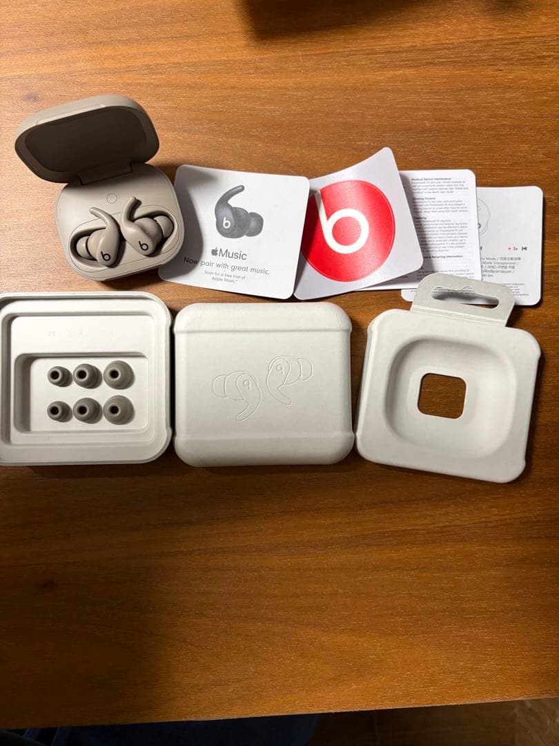 【新品に近い美品】Powerbeats fit 付属品完備