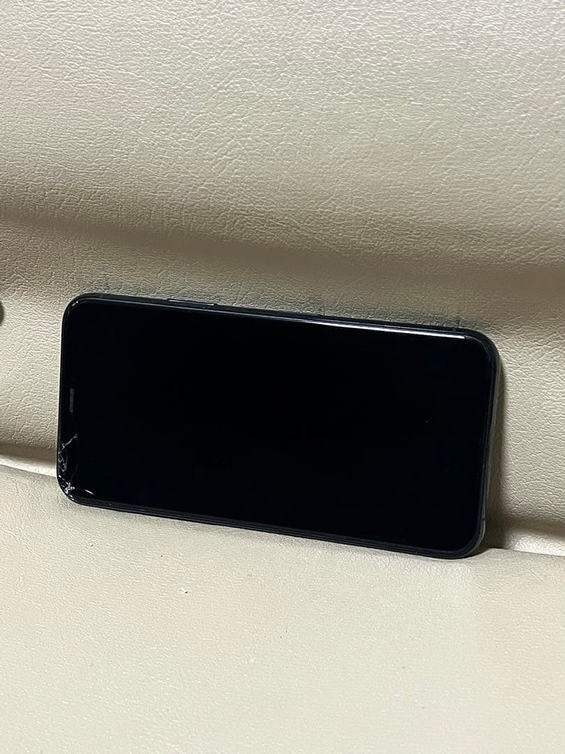 iphone11pro 256gb バッテリー81% SIMフリー 画面割れ有り