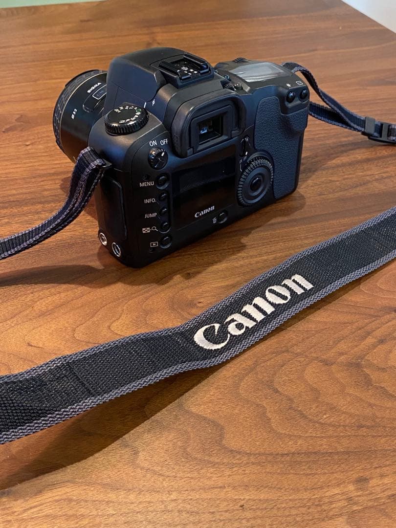 Canon EOS 30D デジタル一眼　シグマ　50ミリ　1:2.8 マクロ