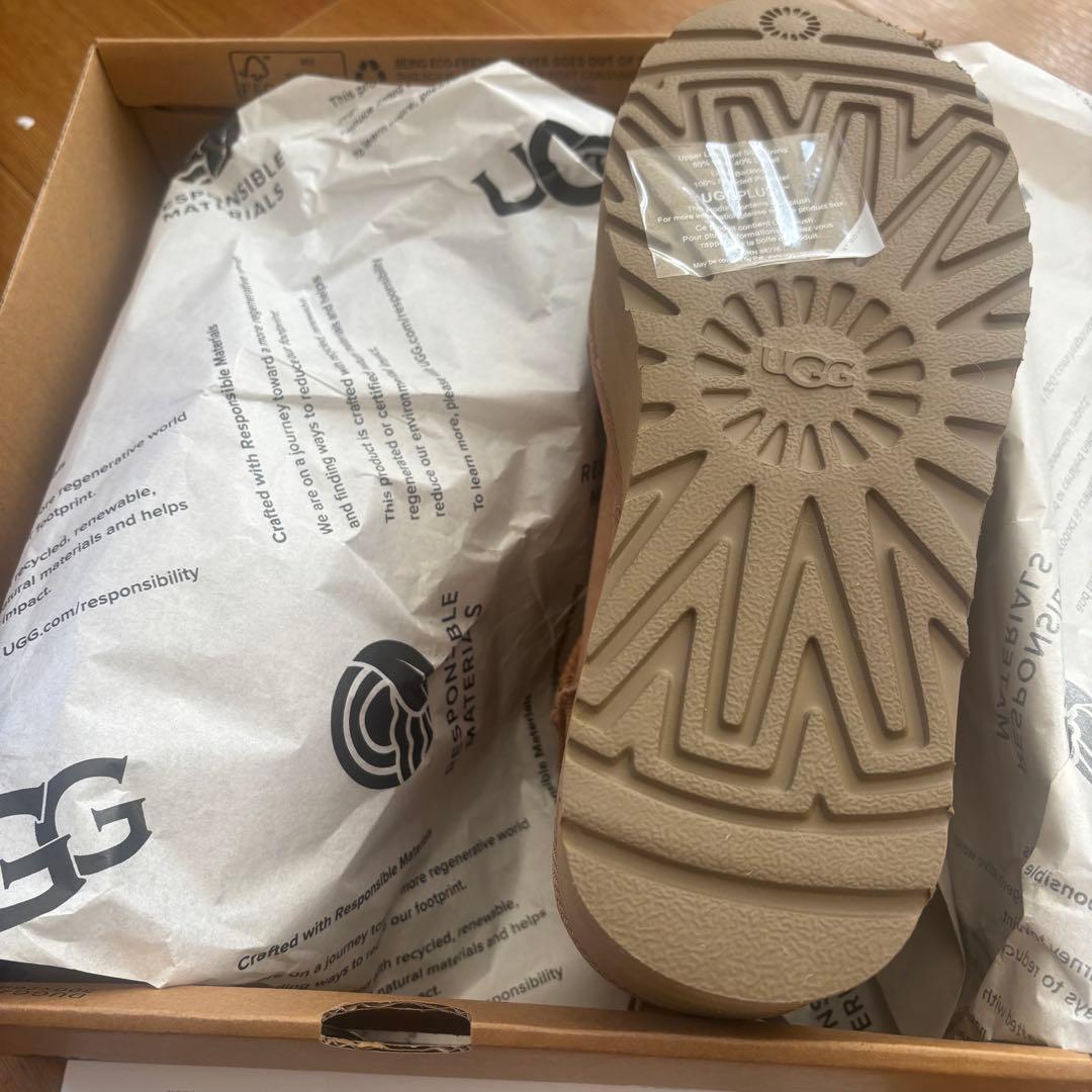 【新品】UGG クラシック ウルトラ ミニ プラットフォーム ムートン 24cm