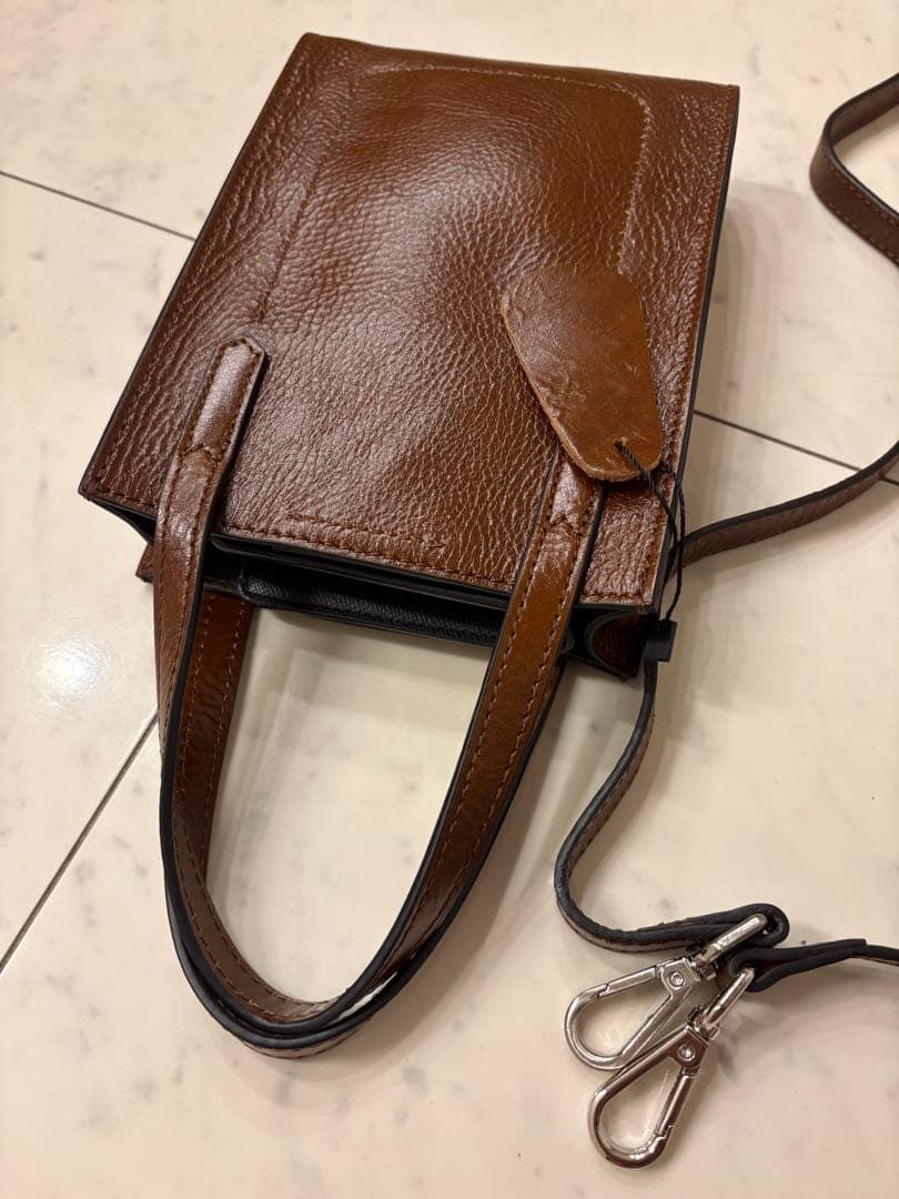 ブラウンレザー コンパクトバッグ