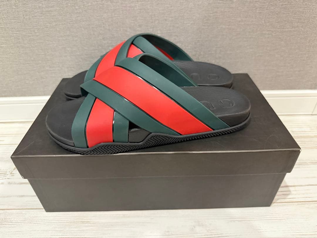 GUCCI クロスストラップサンダル グリーン/レッド
