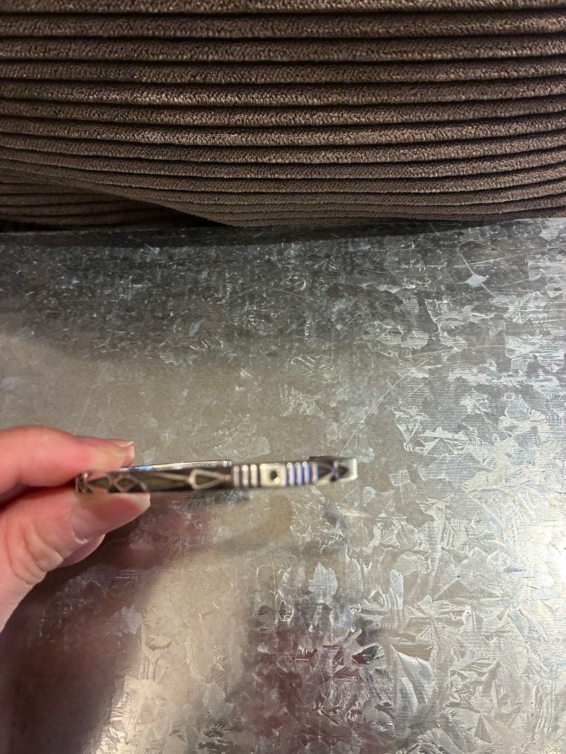 ジェニファーカーティス　シルバーバングル