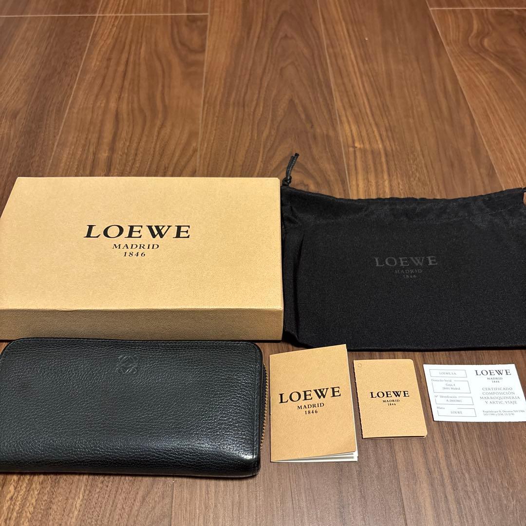 aya　美品　LOEWE ブラック レザー 長財布
