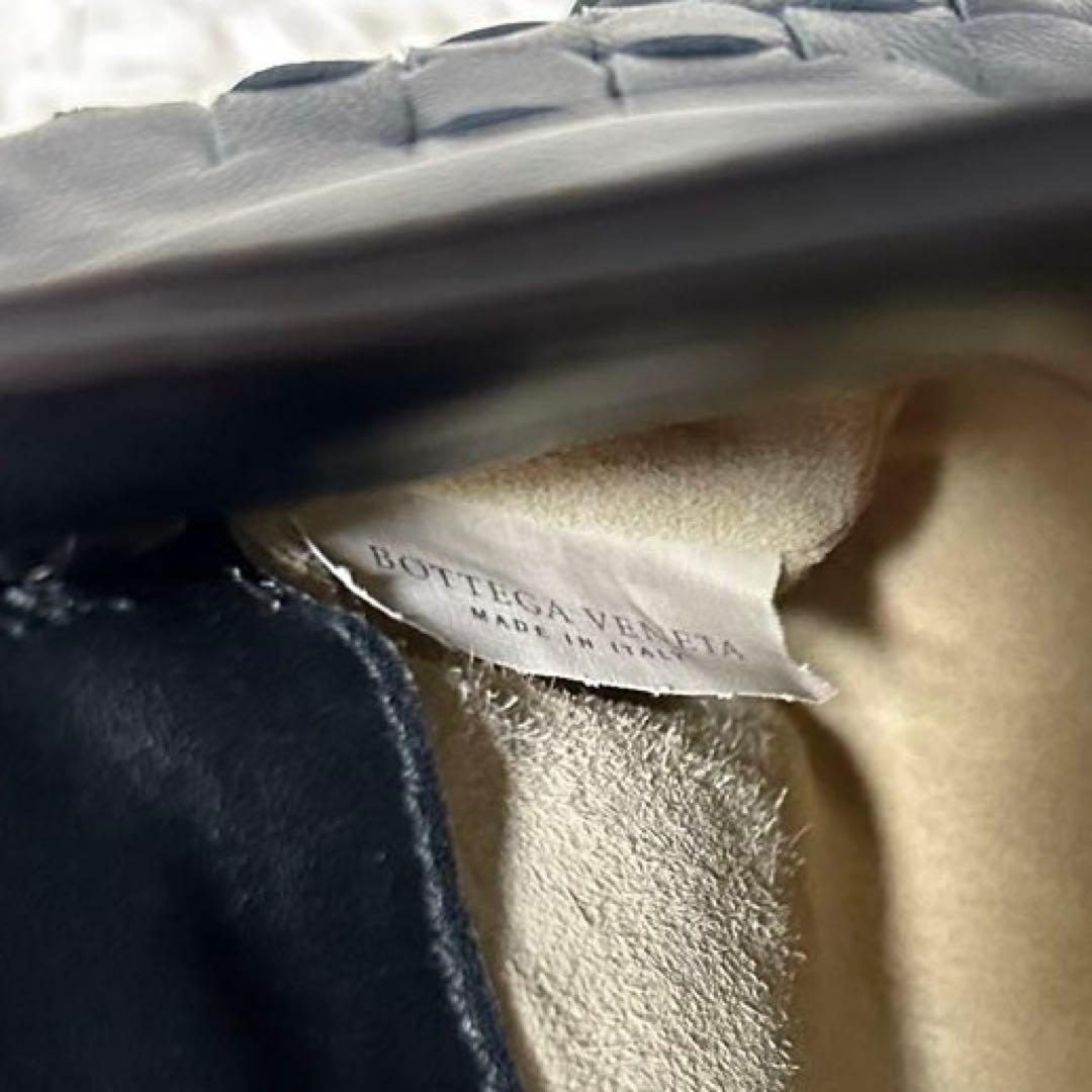 美品　ボッテガヴェネタ　イントレチャート　アクセサリーポーチ　レザー　ブラック