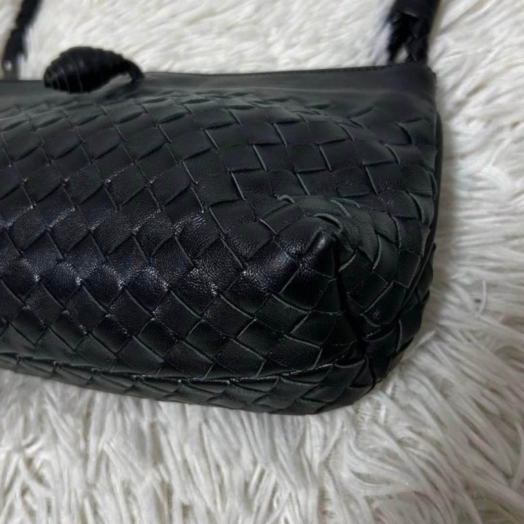 美品　ボッテガヴェネタ　イントレチャート　アクセサリーポーチ　レザー　ブラック