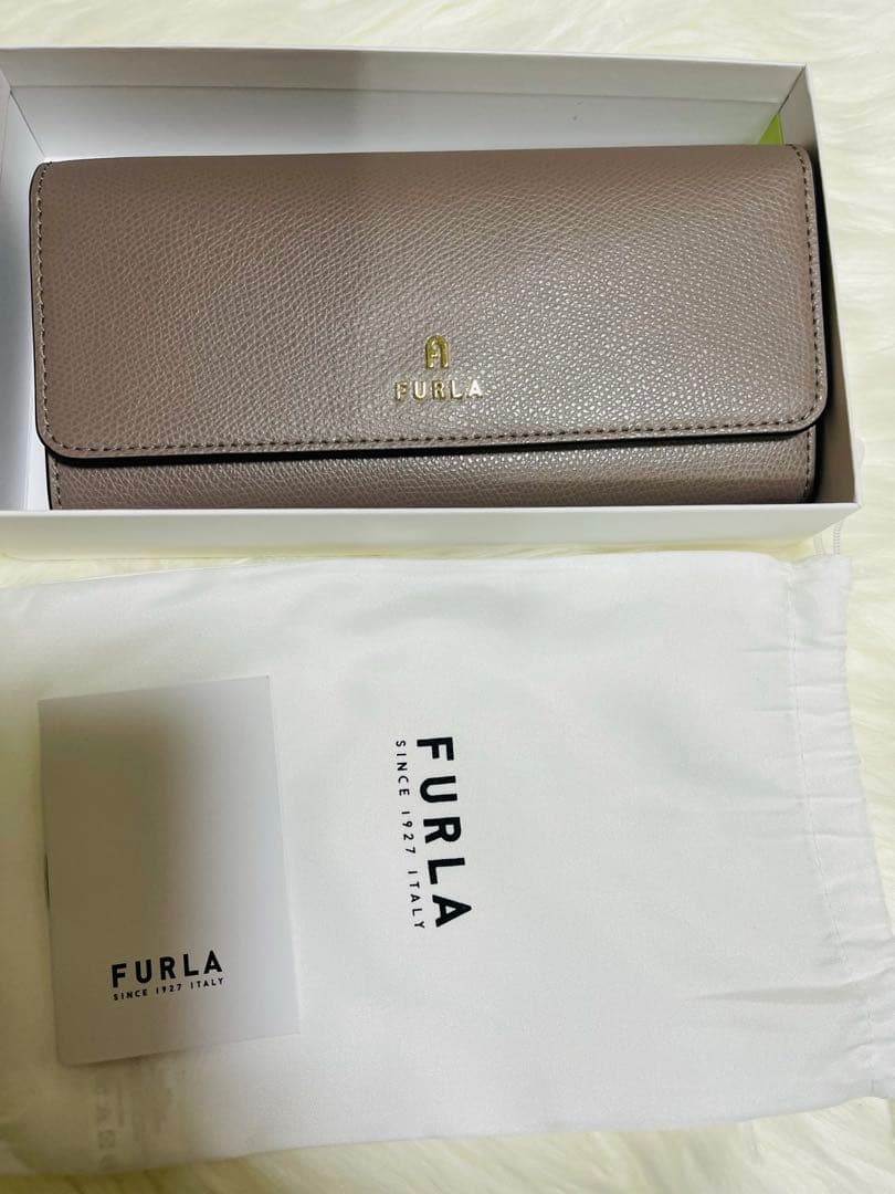 ベビードナさん専用 FURLA 長財布 カメリア コンチネンタルウオレット