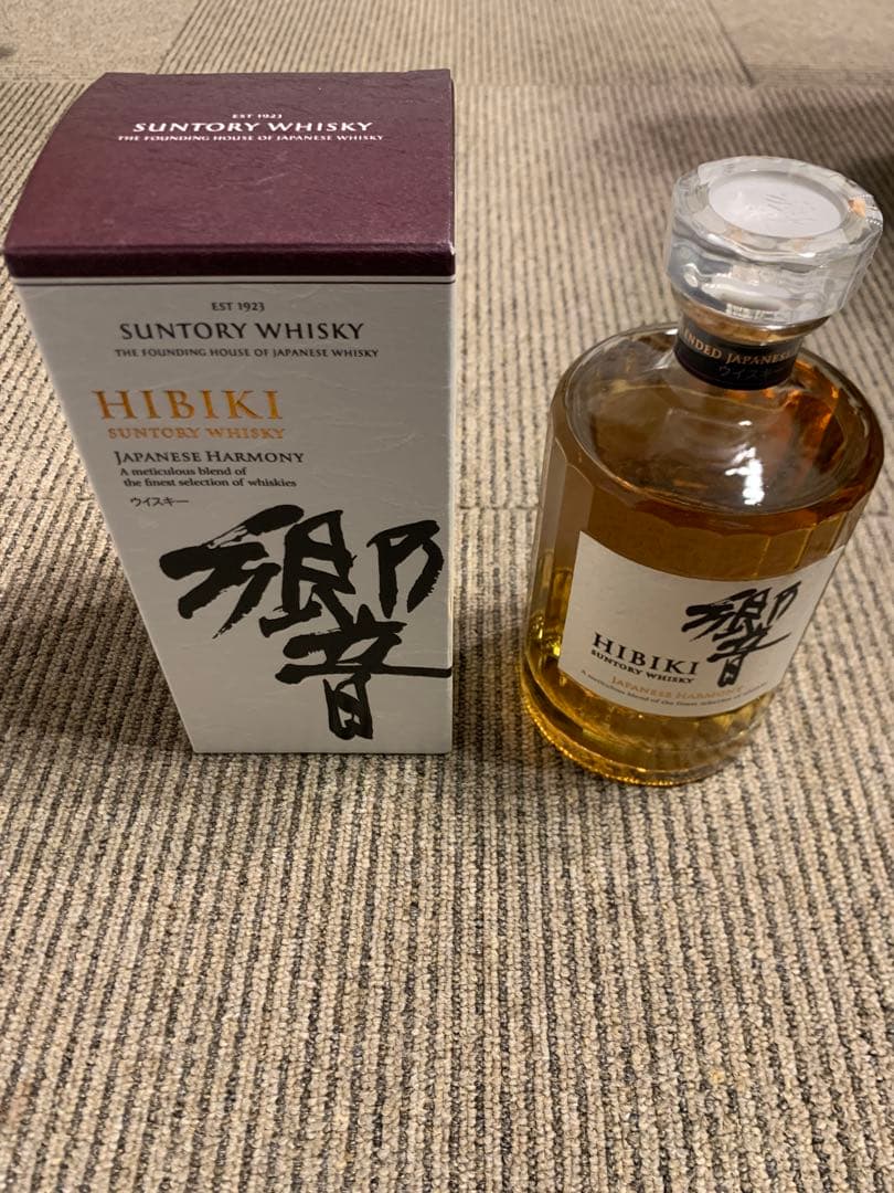 サントリー　響　ジャパニーズハーモニー　 700ml　１本