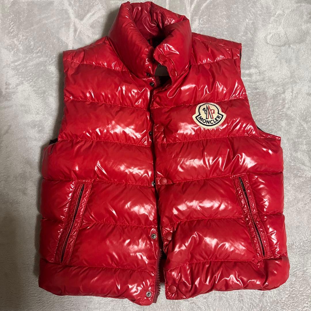 MONCLER レッド ダウンベストデカワッペン