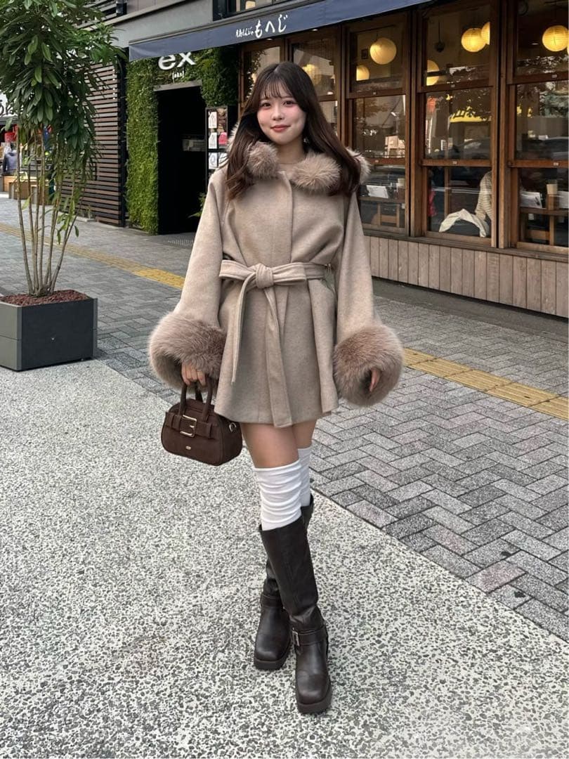 Chico ファー付きフード襟マルチwayケープコート ベージュ　新品未使用