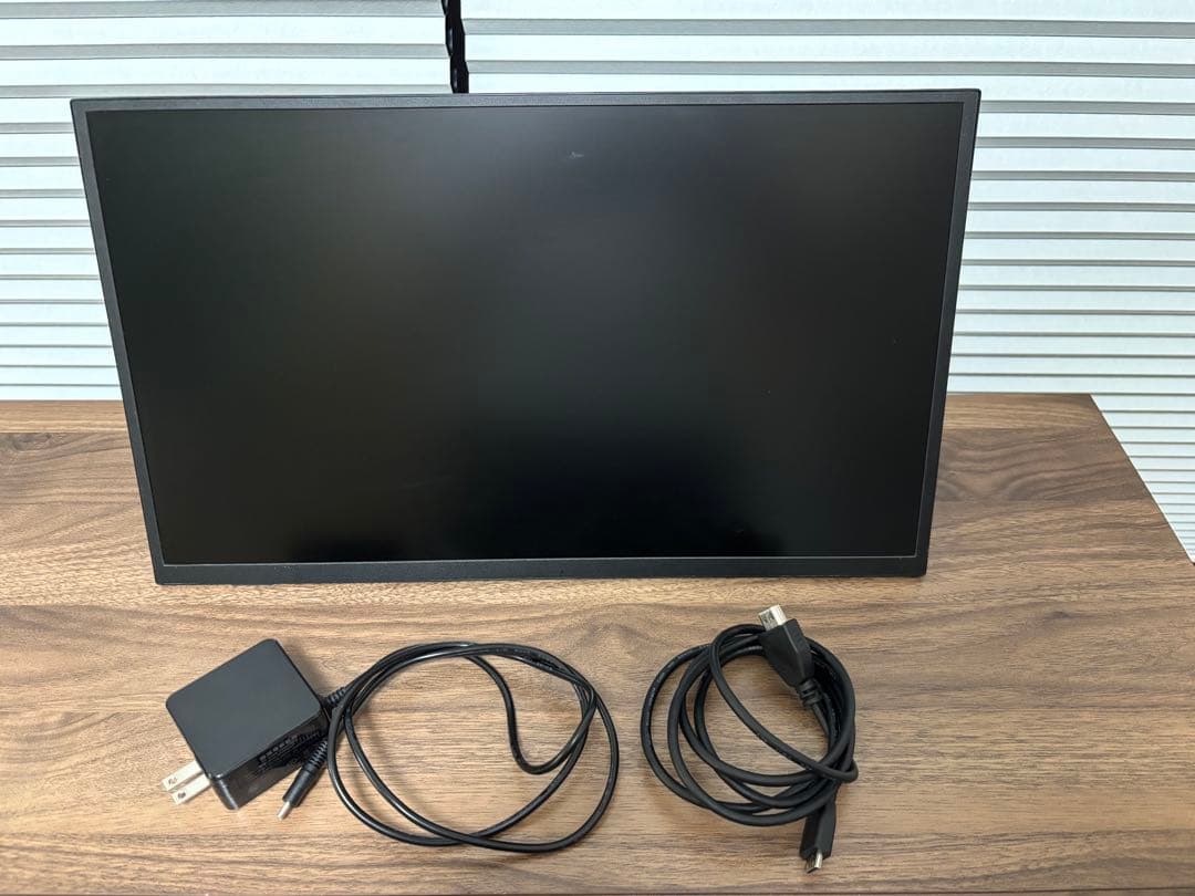 18.5インチ　ポータブルモニター 本体