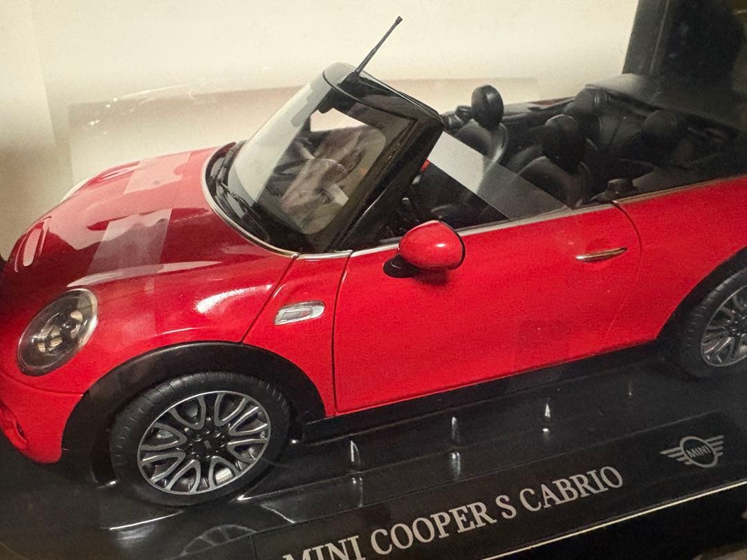 1/18 ミニクーパー S コンバーチブル レッド F57 ディーラー特注品