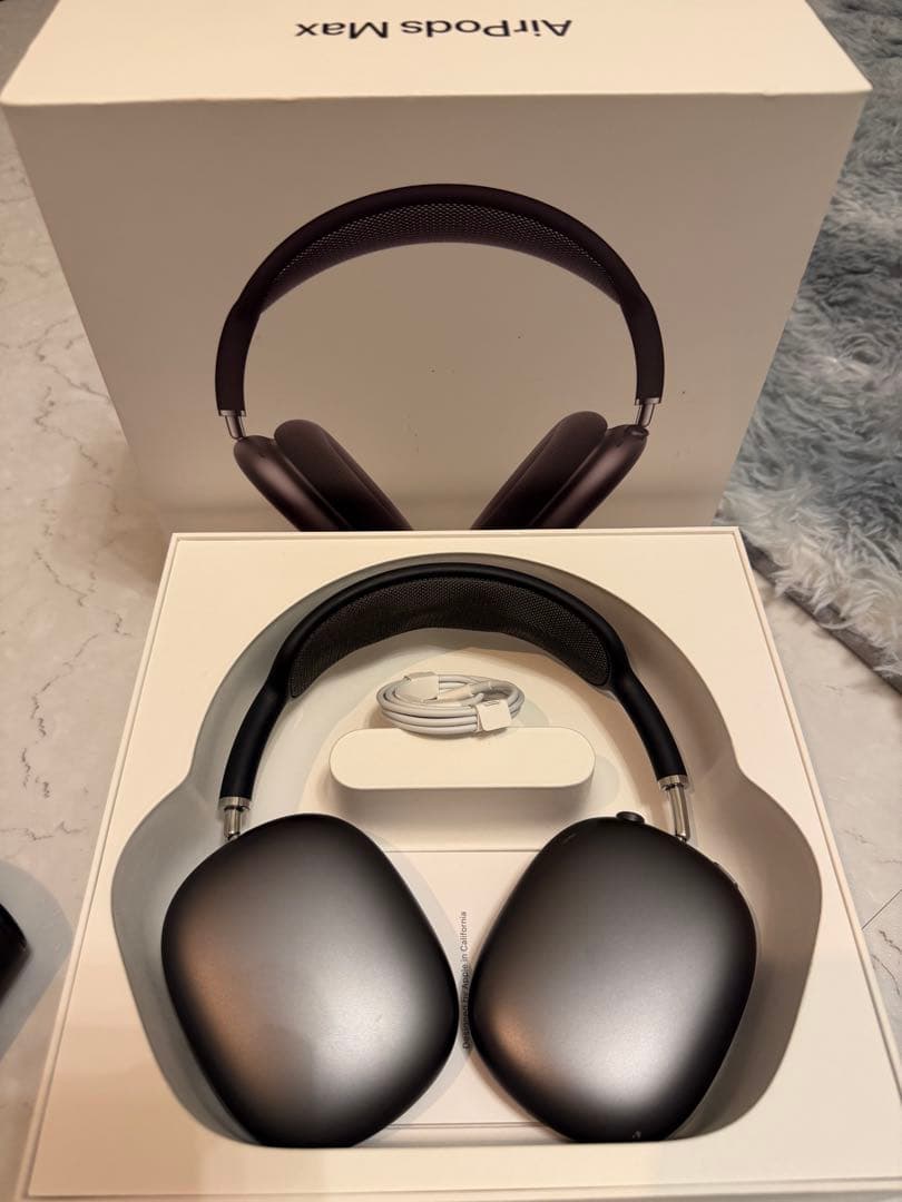 AirPods Max ブラック 動作確認済み 美品　カーボンケース付き