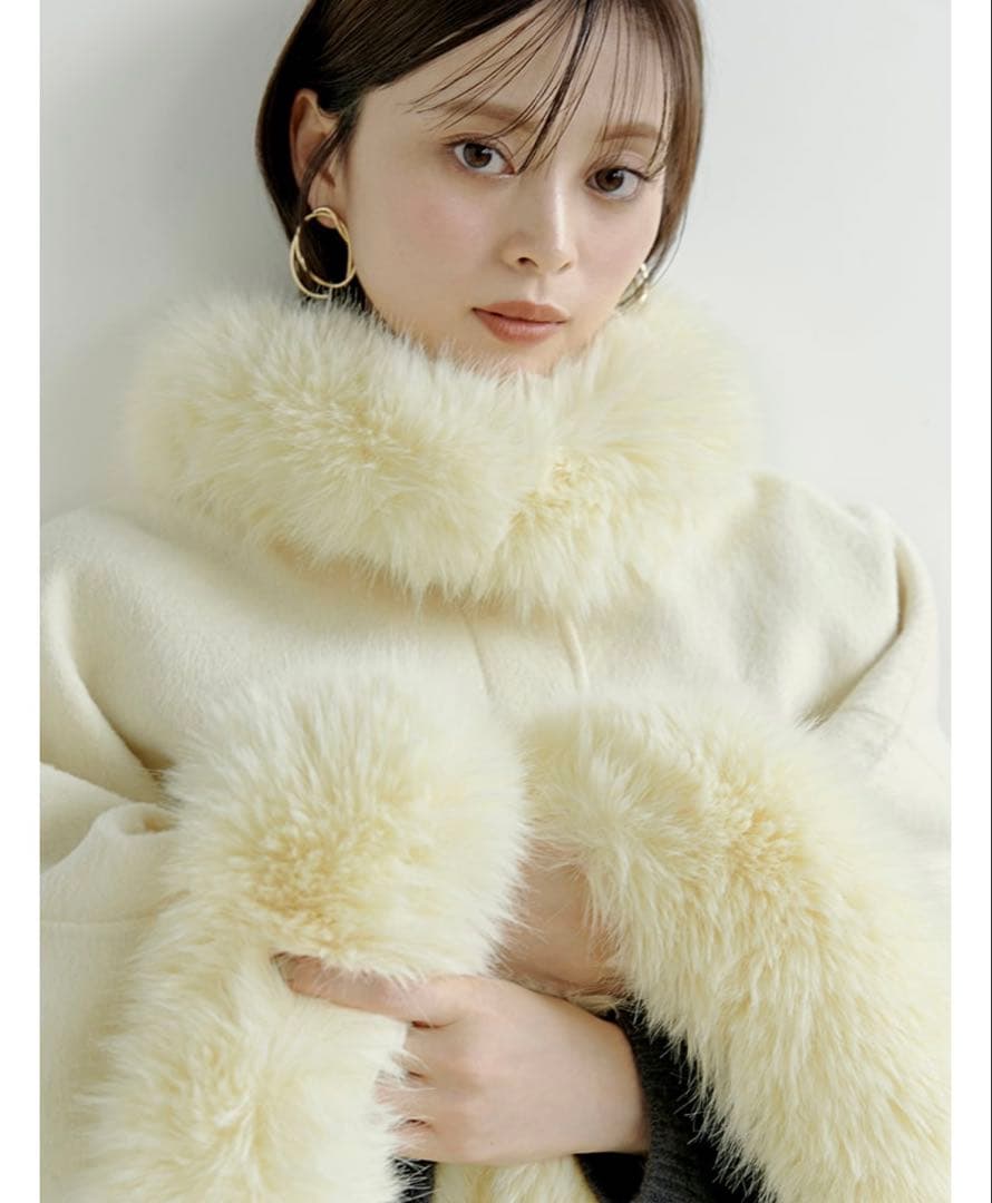 美品 スナイデルsnidel ファー付きミドルケープコート イエロー