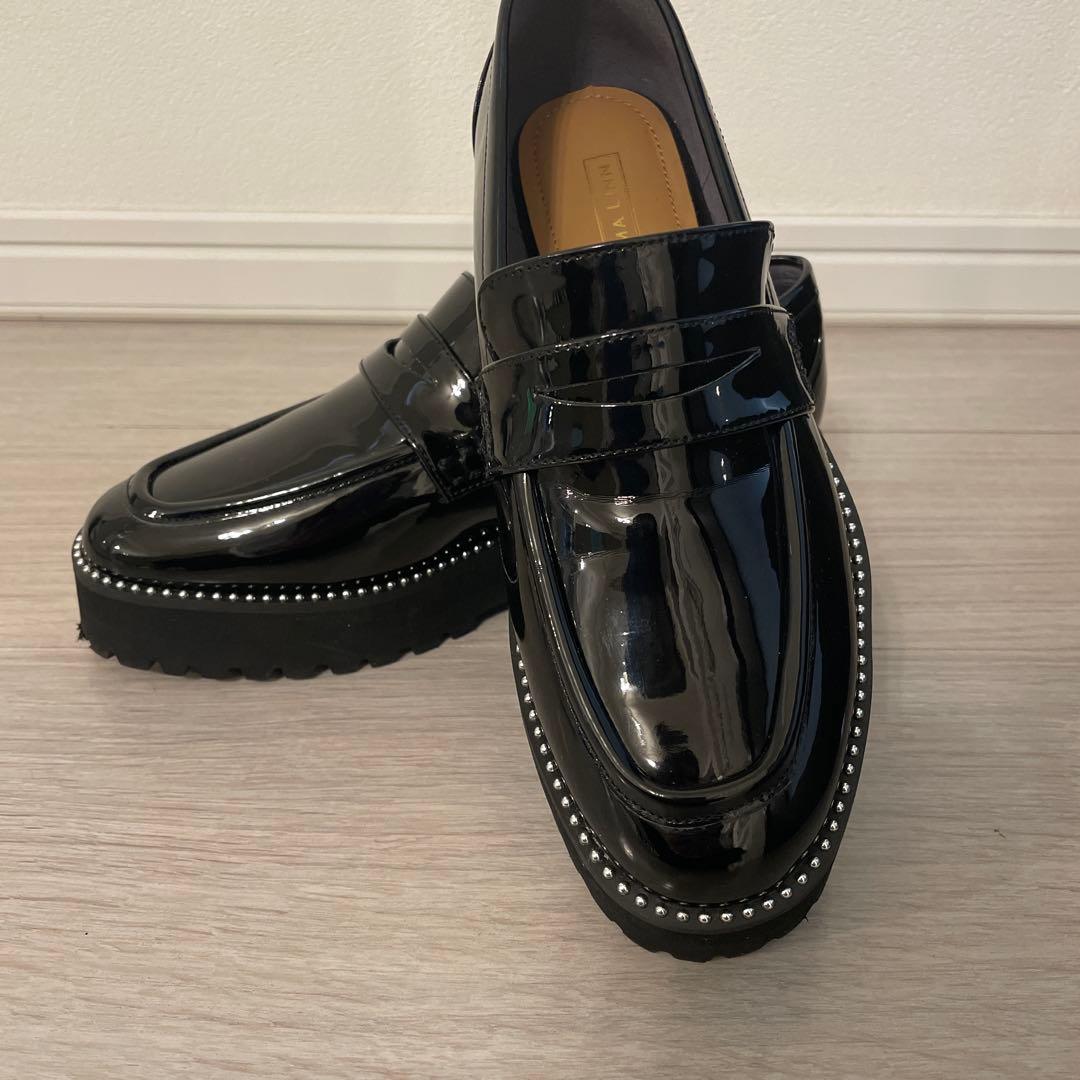 GEMMA LINN ブラックエナメルローファー