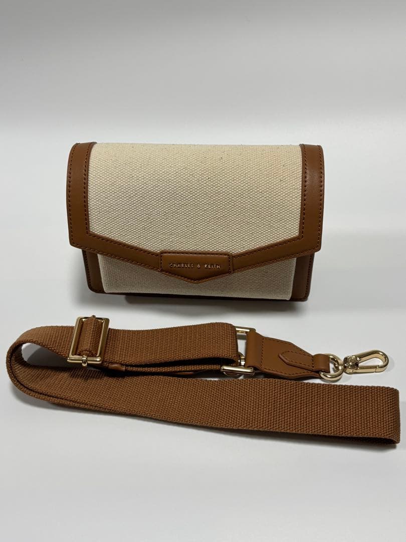 CHARLES & KEITH ショルダーバッグ