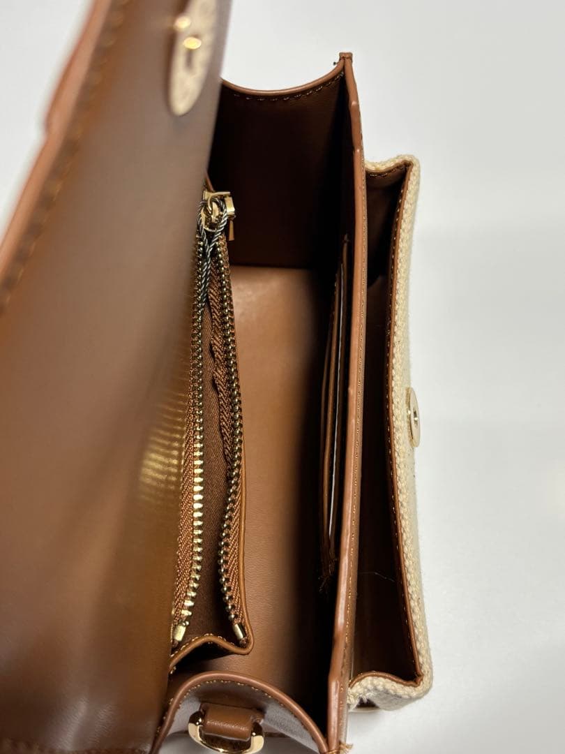 CHARLES & KEITH ショルダーバッグ