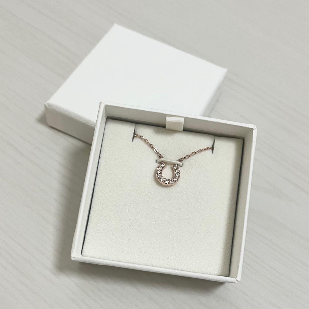 SWAROVSKI ホースシュー ネックレス　スワロフスキー　蹄鉄