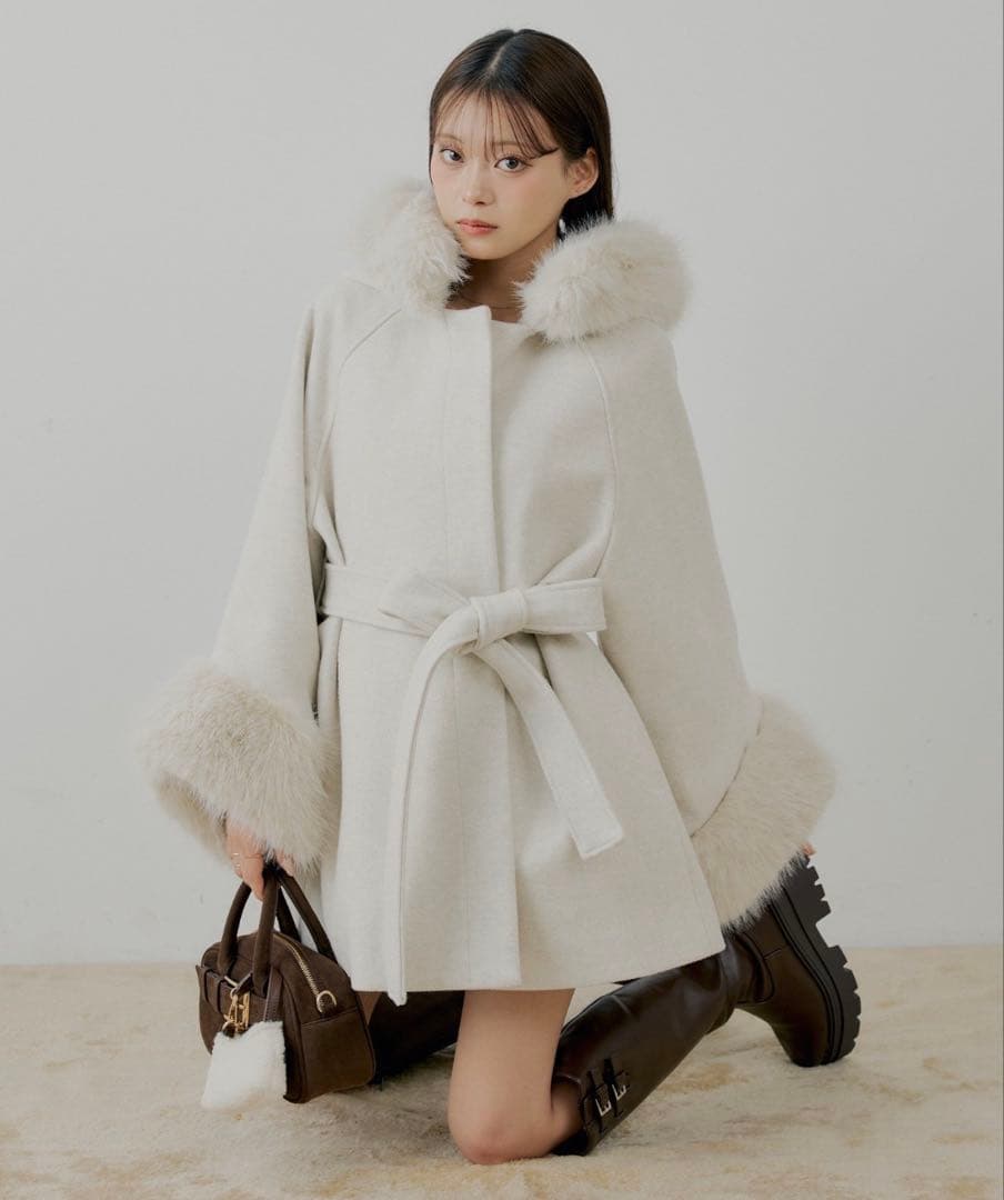 chico ファー襟ケープコート アイボリー