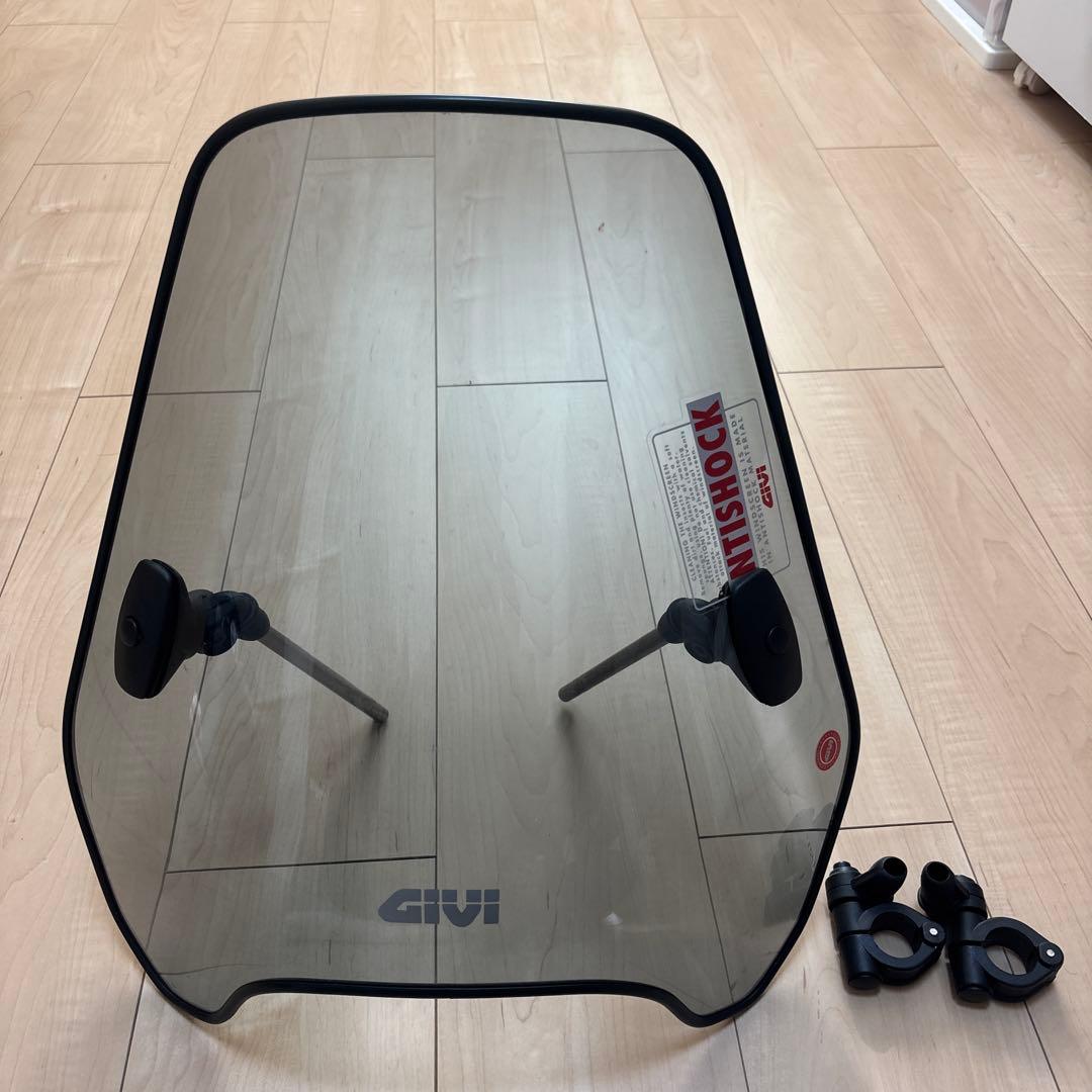 GIVI A604 スクリーン