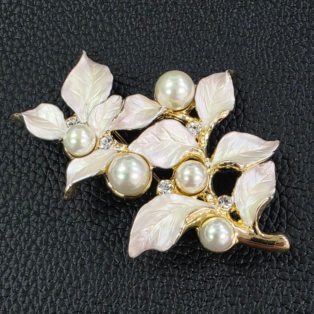 ヴァンドームブティック パール ラインストーン リーフ ブローチ ゴールド