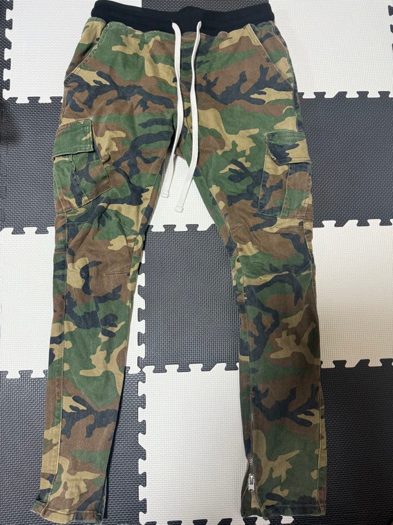 ミニマル 迷彩カーゴパンツ
