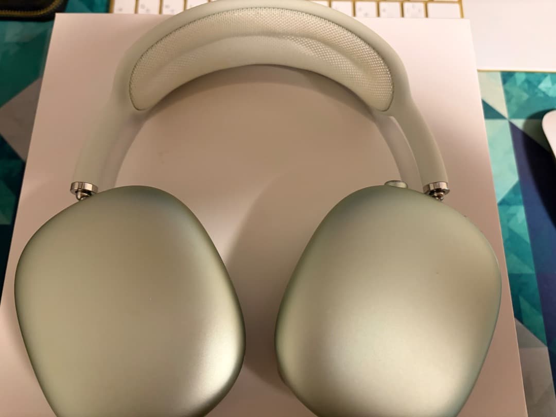 ワイヤレスヘッドホン ミントグリーン ケース付き